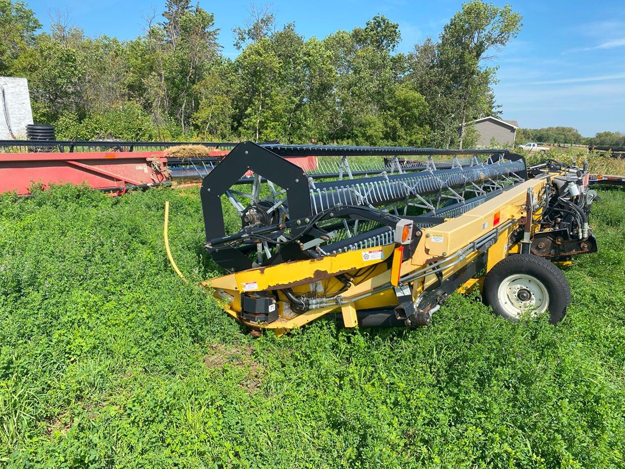 2009 New Holland 94C-36 Header Draper