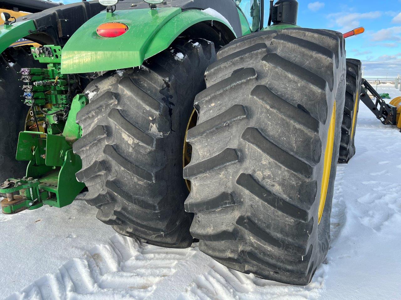 2018 John Deere 9520R Tractor