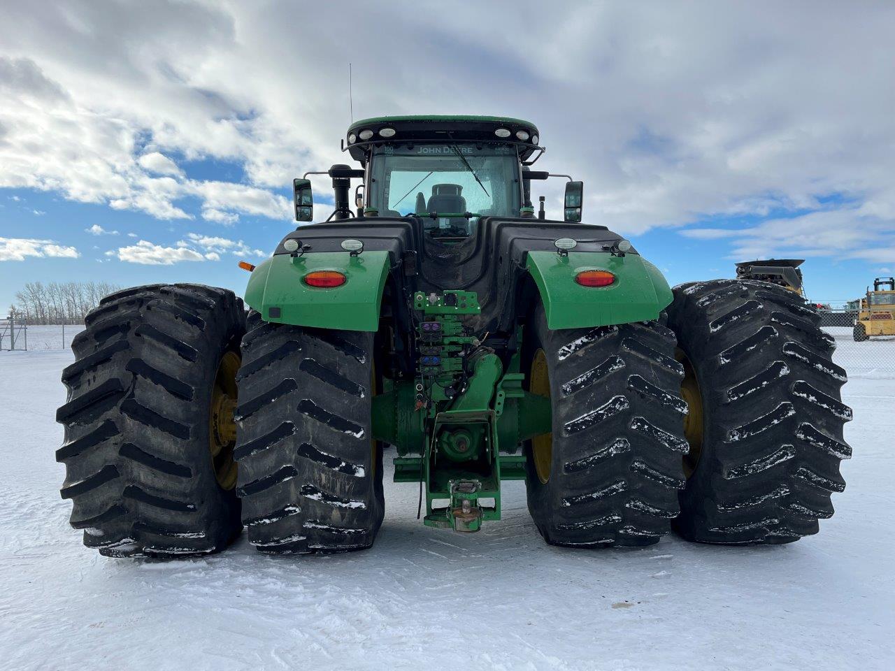 2018 John Deere 9520R Tractor