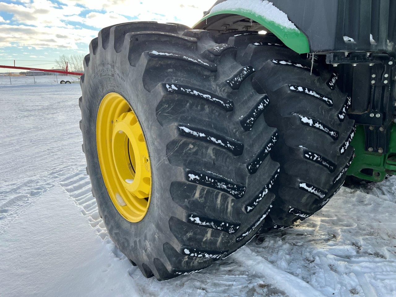 2018 John Deere 9520R Tractor