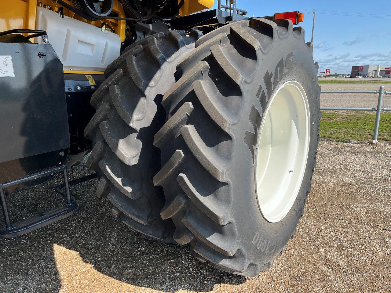 2024 New Holland CR8.90 Combine