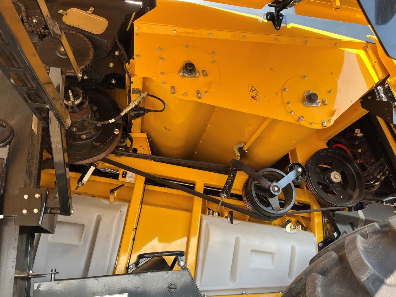 2024 New Holland CR8.90 Combine