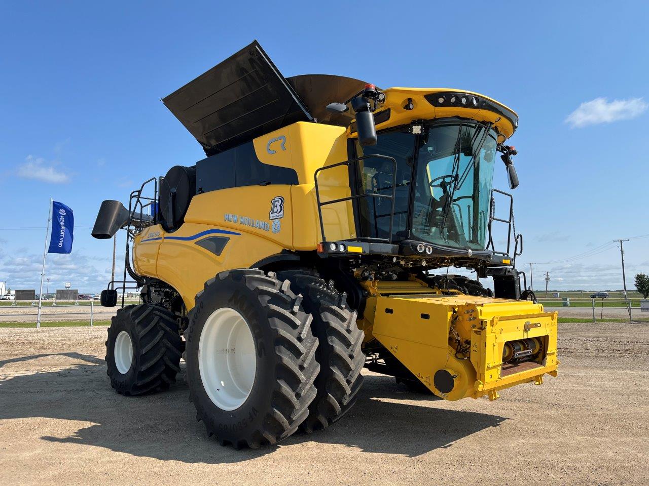 2024 New Holland CR8.90 Combine