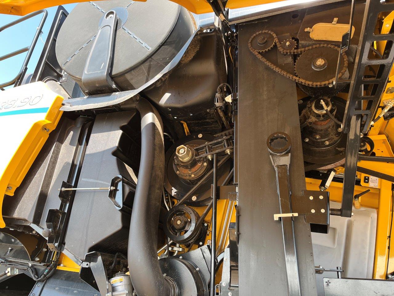 2024 New Holland CR8.90 Combine