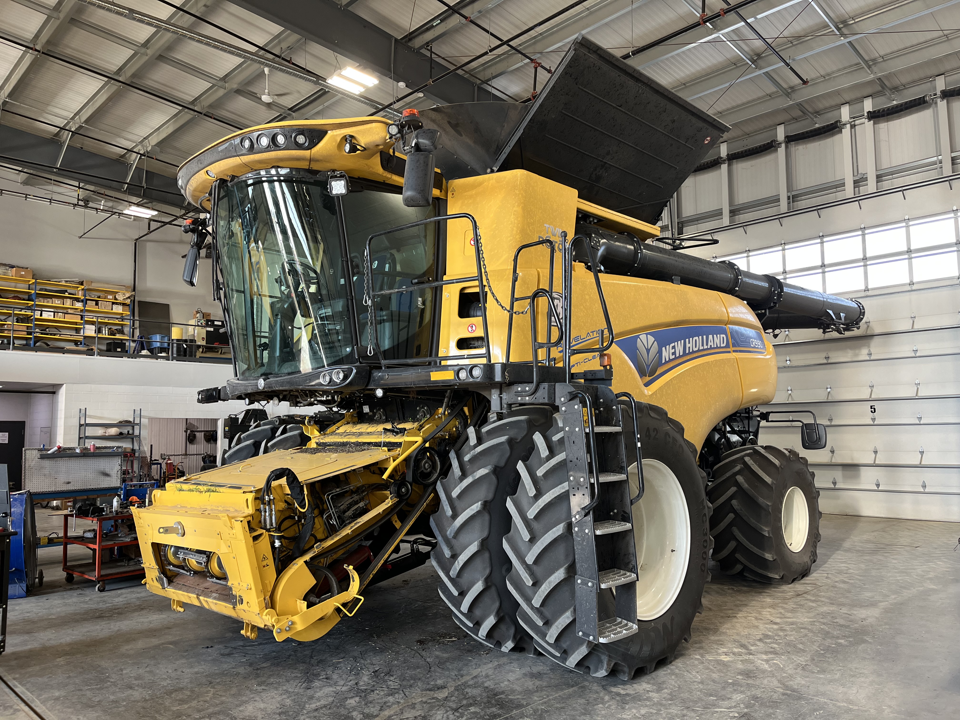 2023 New Holland CR9.90 Combine