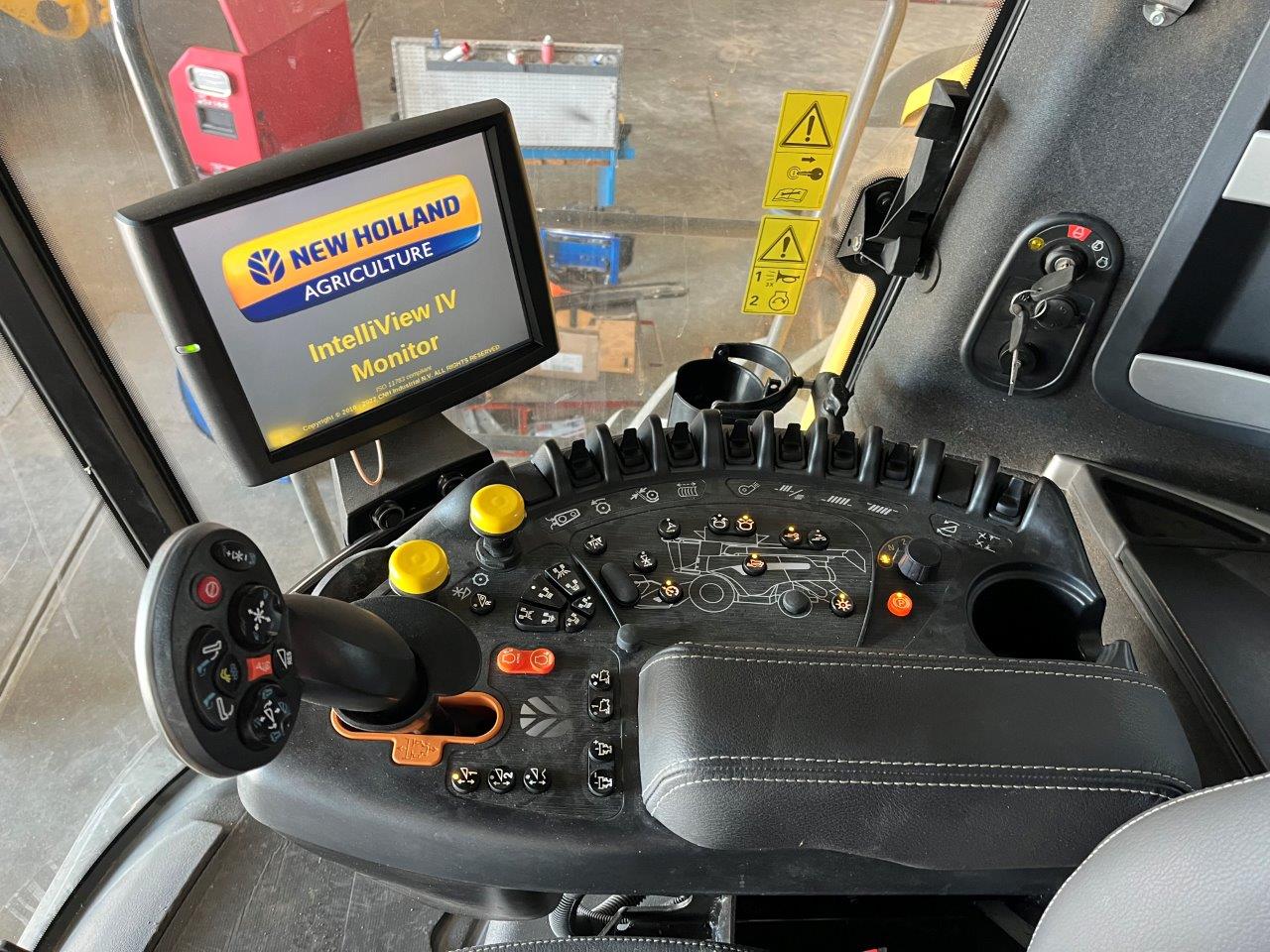 2023 New Holland CR9.90 Combine