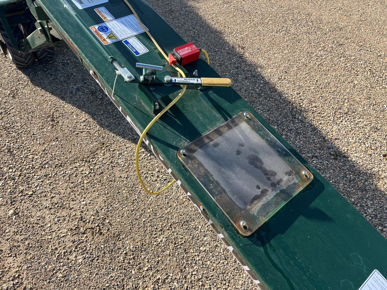 2023 GrainMaxx UTX-44 Grain Auger