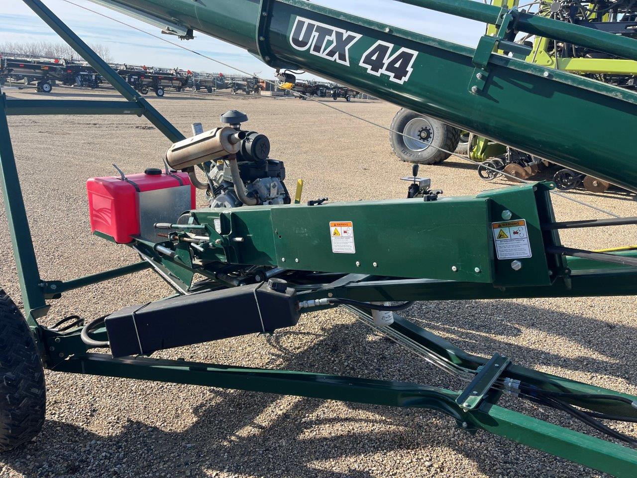 2023 GrainMaxx UTX-44 Grain Auger
