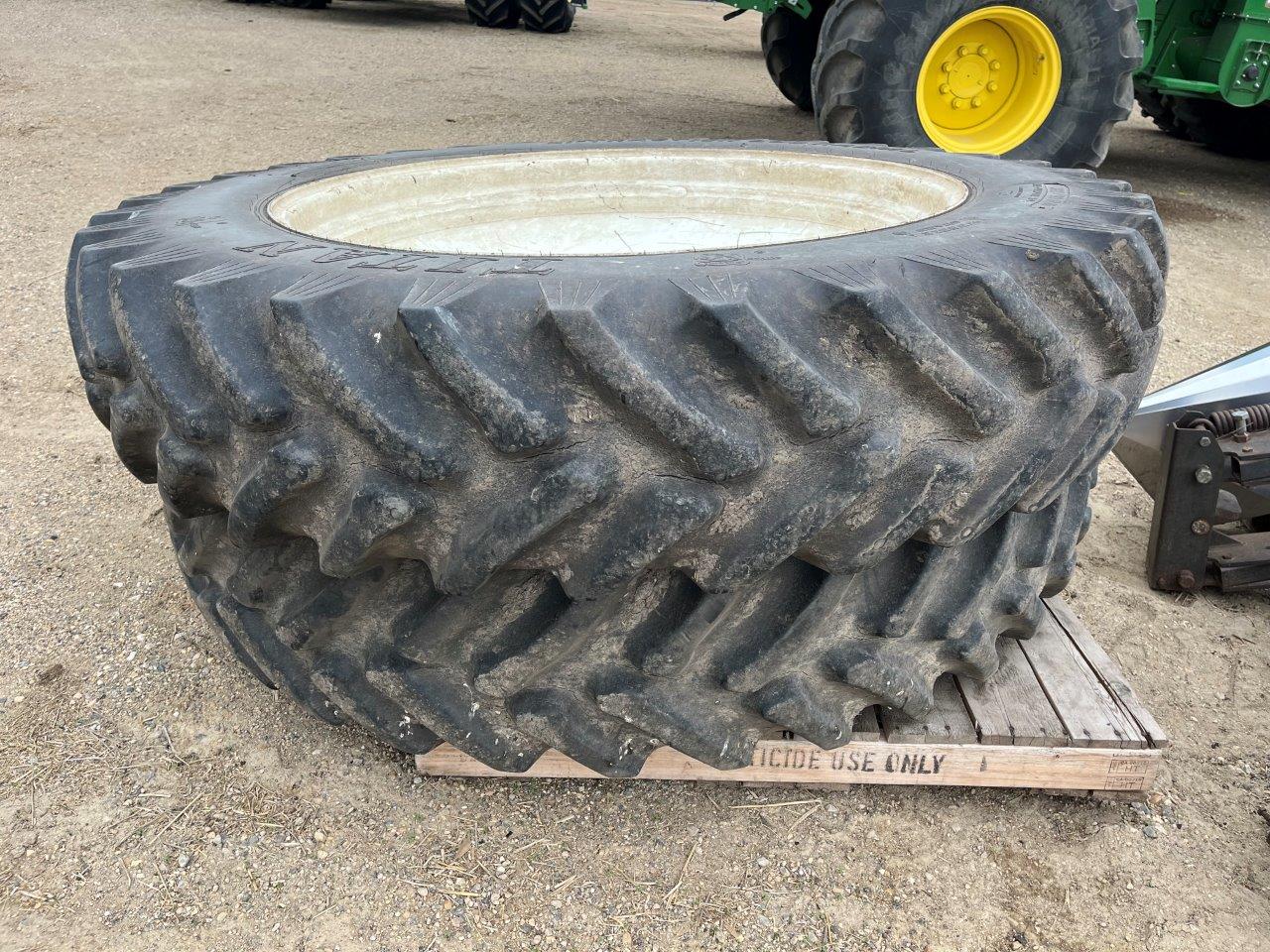 2011 Apache AS1020 Sprayer/High Clearance