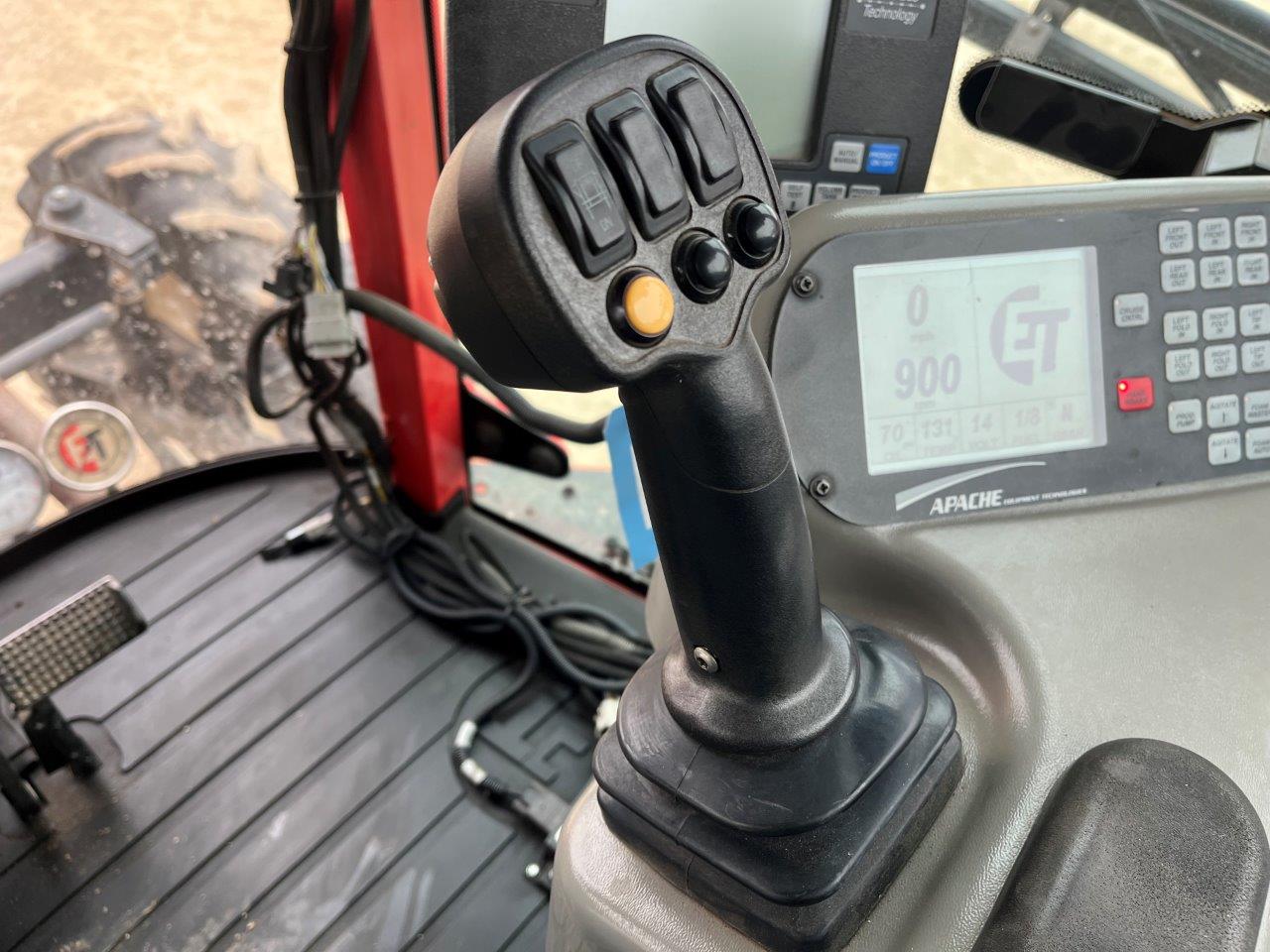 2011 Apache AS1020 Sprayer/High Clearance