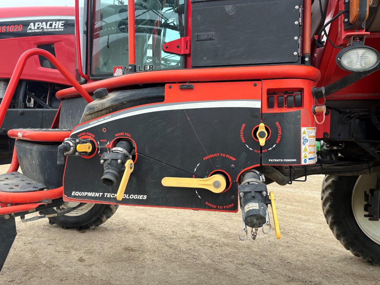 2011 Apache AS1020 Sprayer/High Clearance