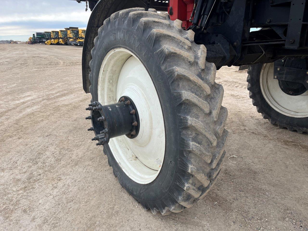 2011 Apache AS1020 Sprayer/High Clearance