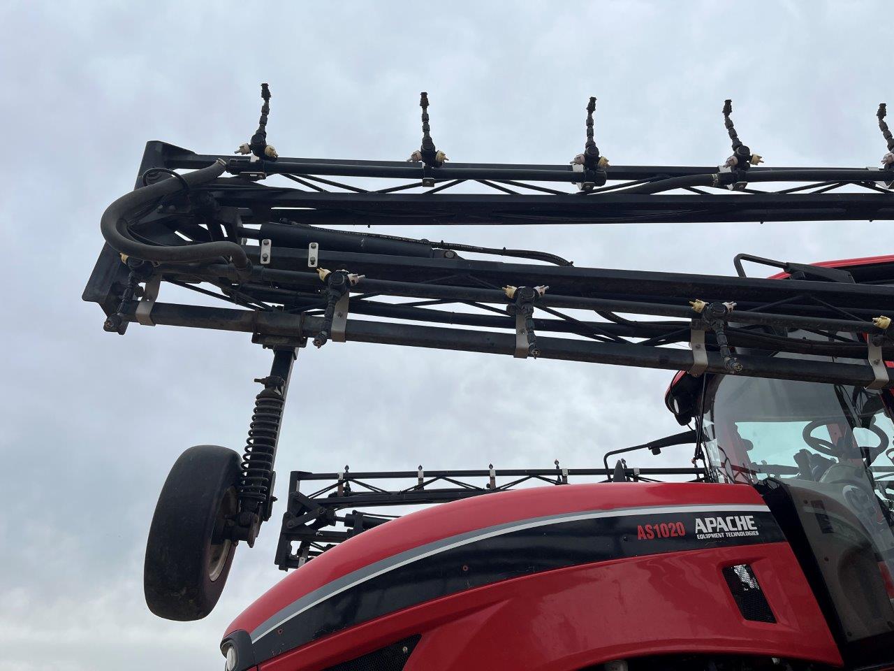 2011 Apache AS1020 Sprayer/High Clearance