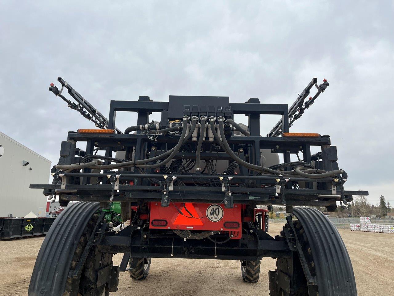 2011 Apache AS1020 Sprayer/High Clearance