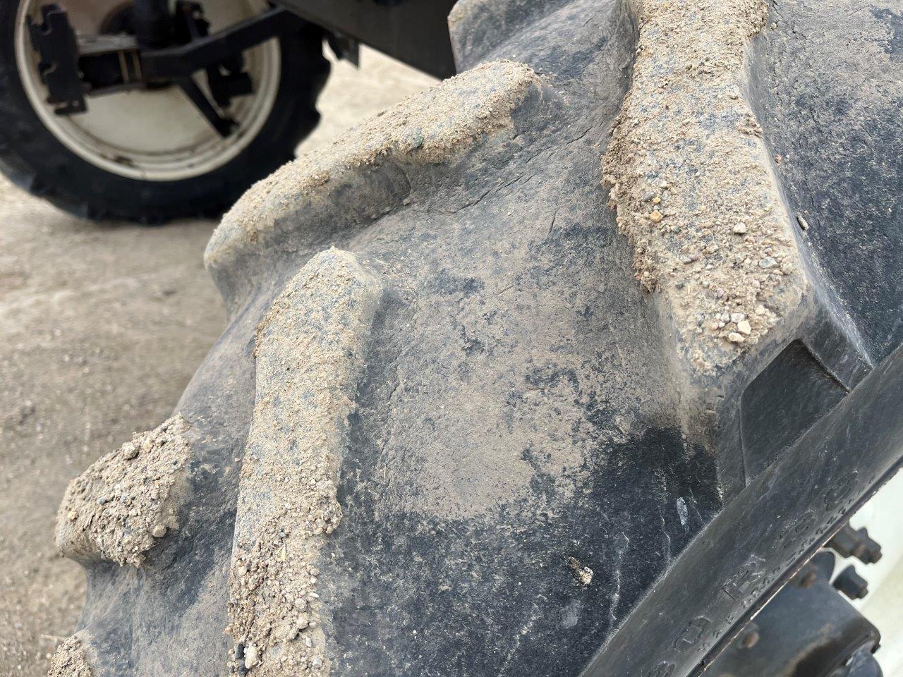 2011 Apache AS1020 Sprayer/High Clearance