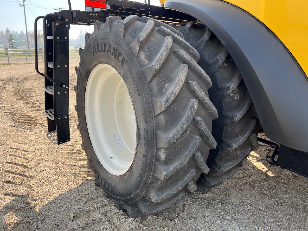 2017 New Holland CR8.90 Combine