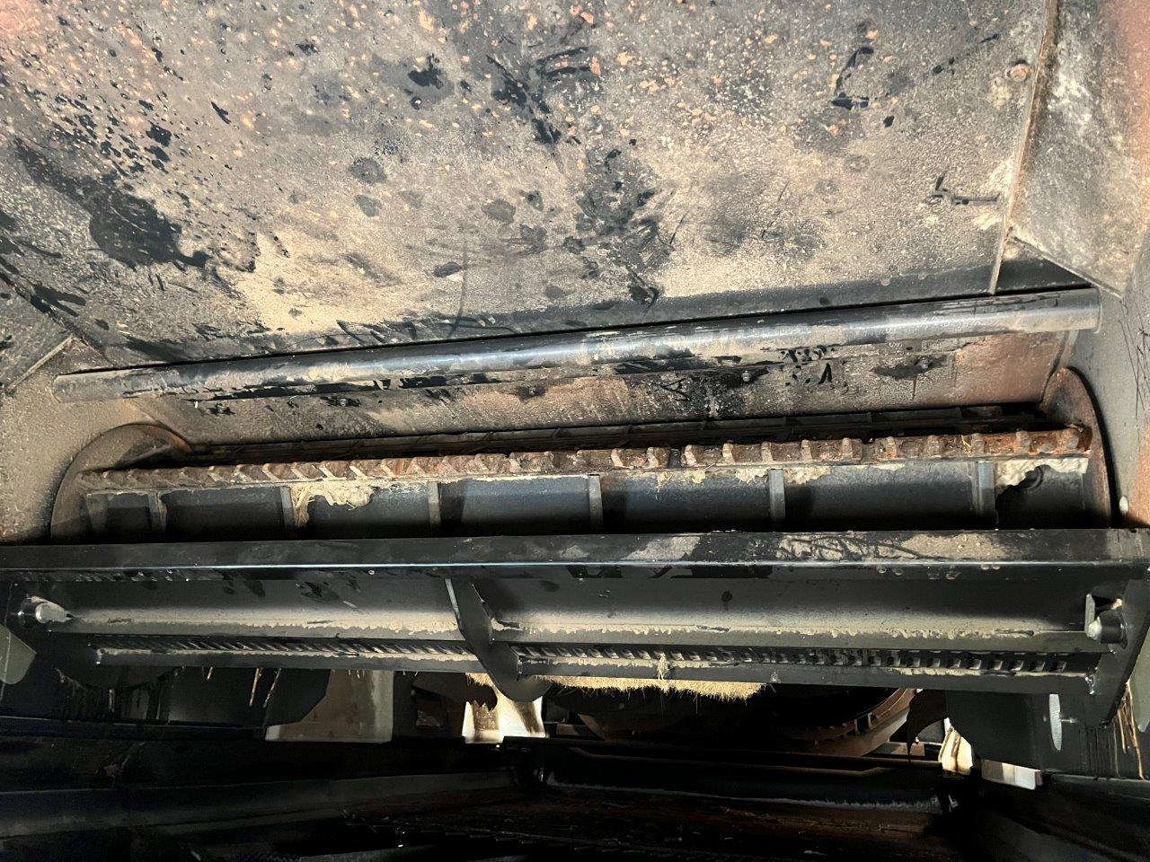 2017 New Holland CR8.90 Combine