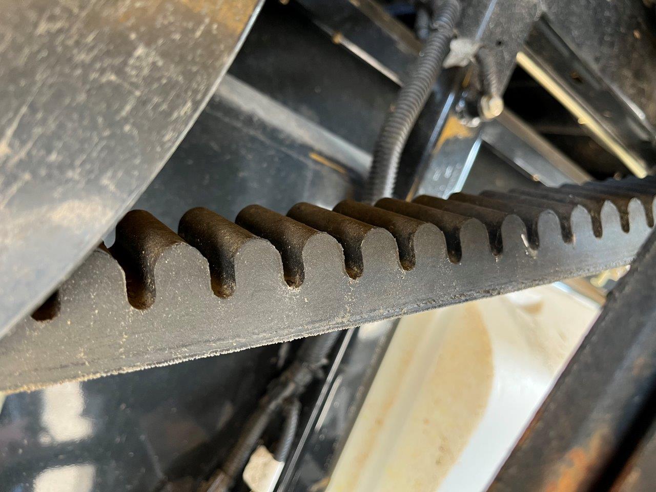 2017 New Holland CR8.90 Combine