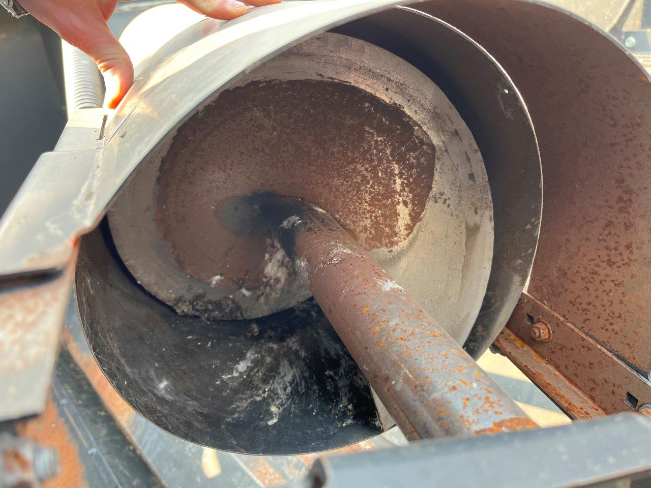 2017 New Holland CR8.90 Combine