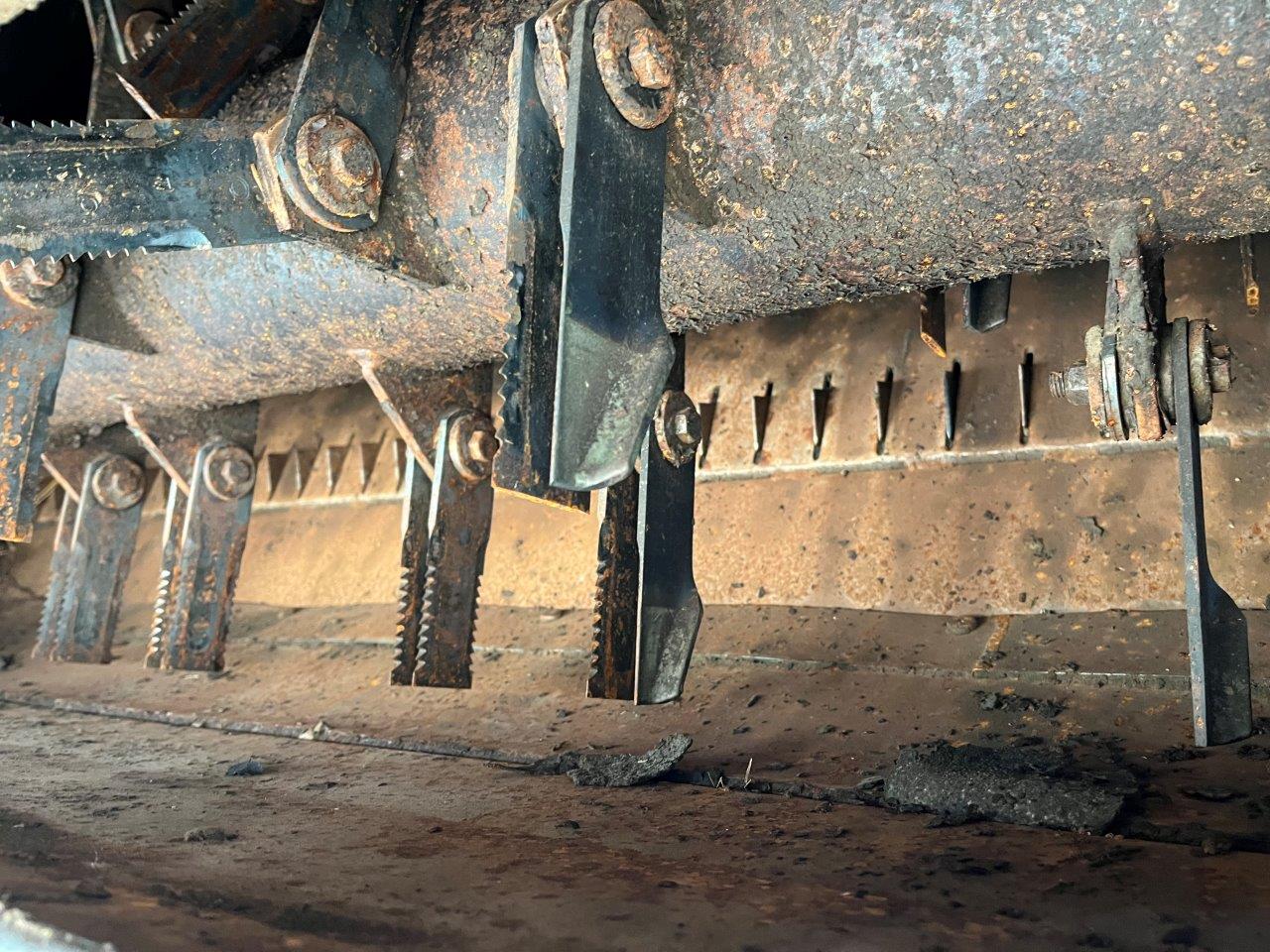 2017 New Holland CR8.90 Combine