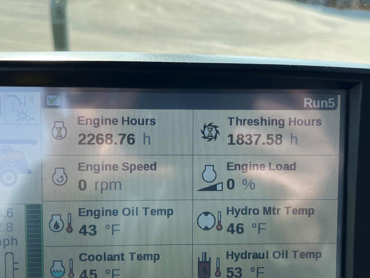 2017 New Holland CR8.90 Combine