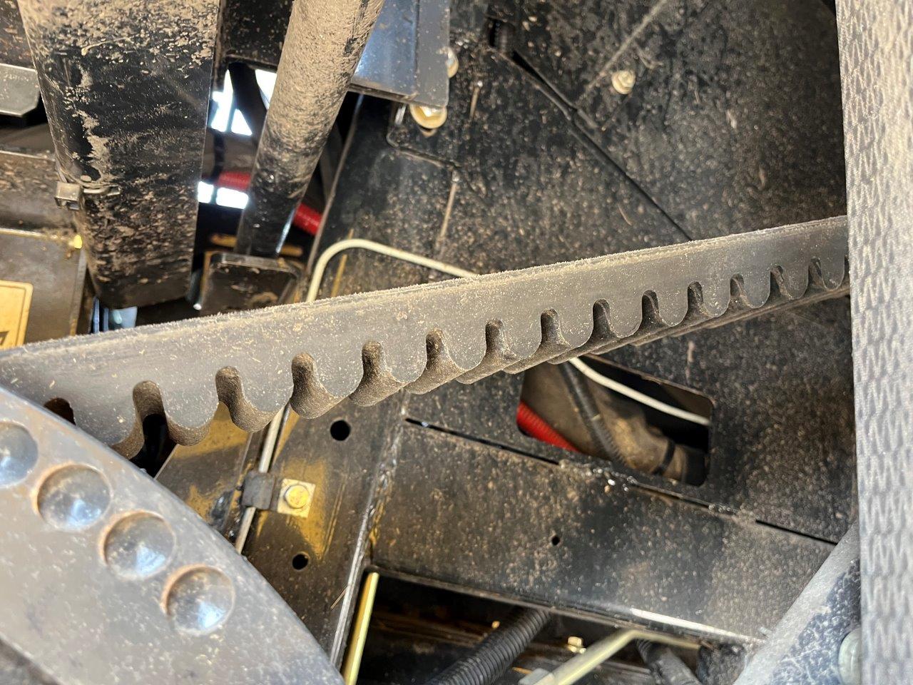 2017 New Holland CR8.90 Combine