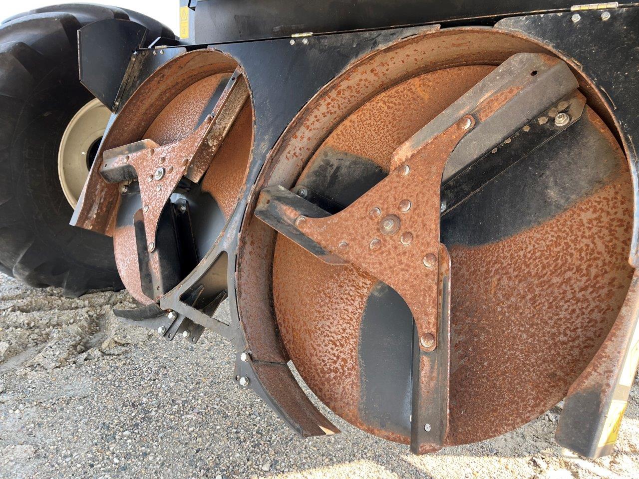 2017 New Holland CR8.90 Combine