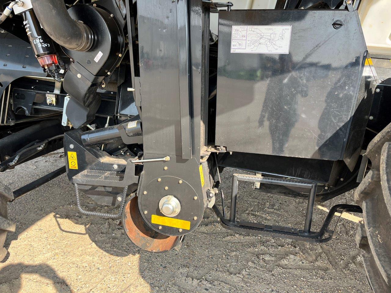 2017 New Holland CR8.90 Combine