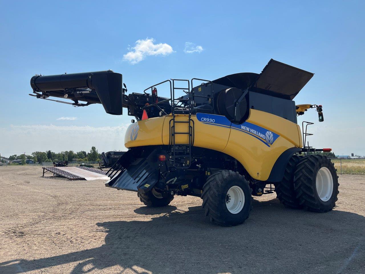 2015 New Holland CR9.90 Combine