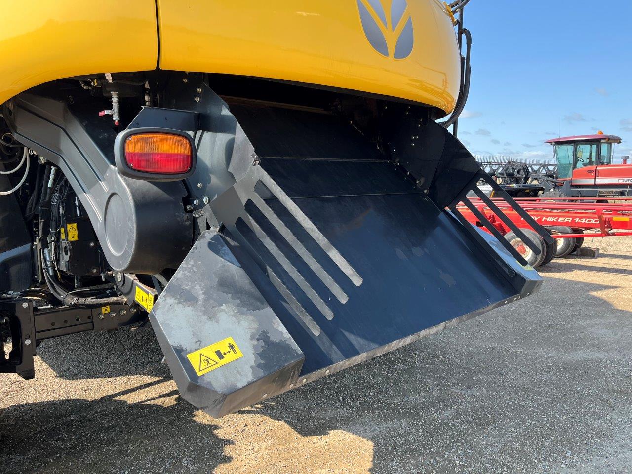 2015 New Holland CR9.90 Combine