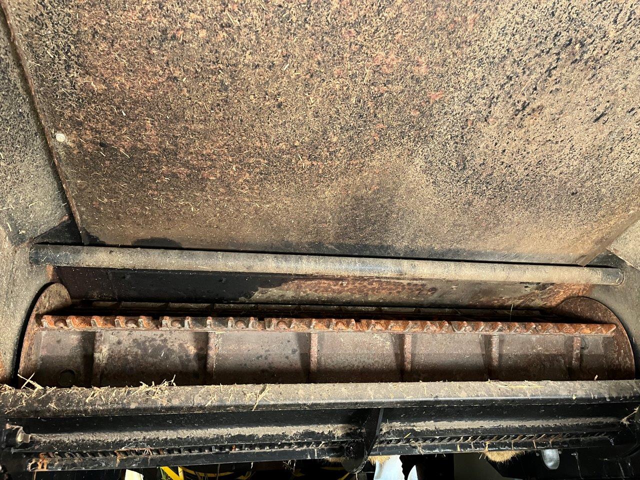 2015 New Holland CR9.90 Combine