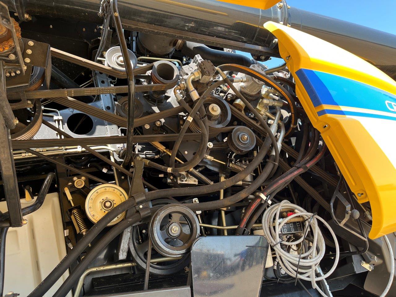 2015 New Holland CR9.90 Combine