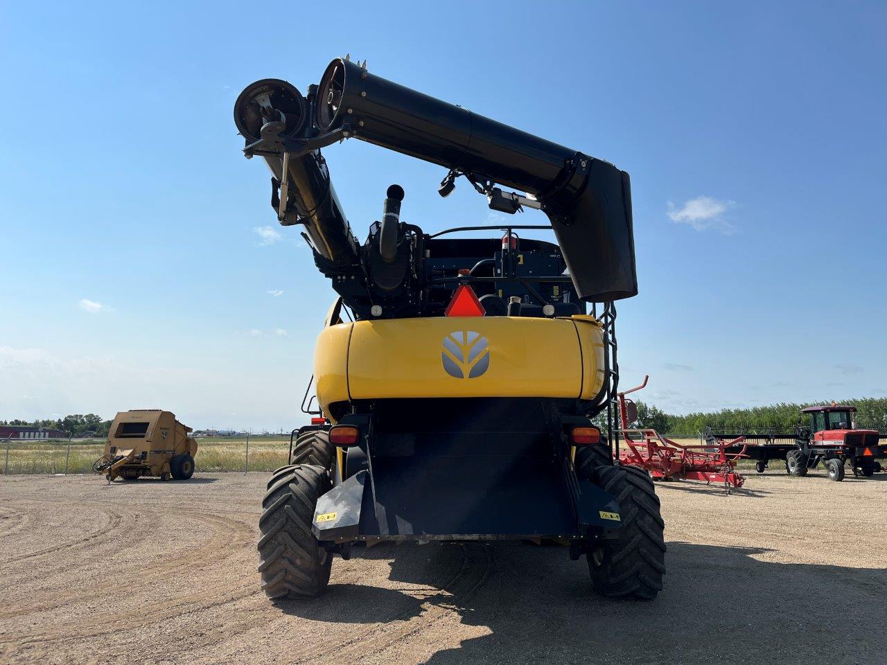 2015 New Holland CR9.90 Combine