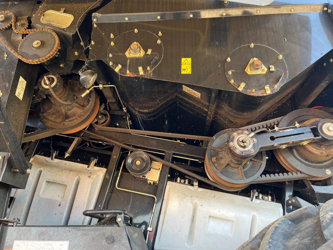 2015 New Holland CR9.90 Combine