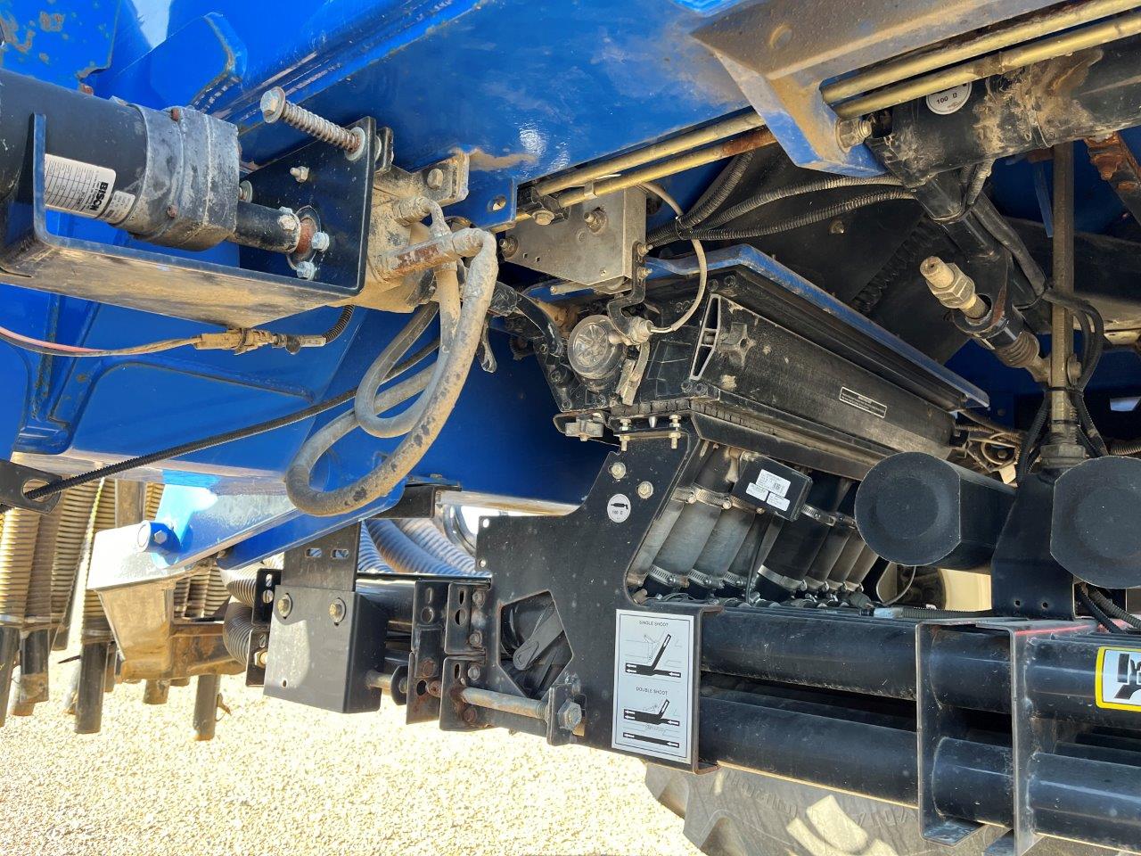 2015 New Holland P1060 Air Tank/Cart