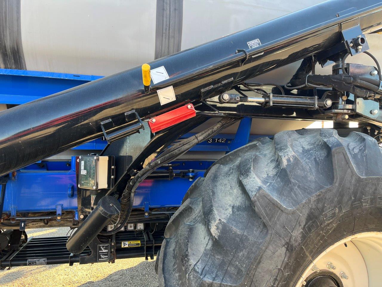 2015 New Holland P1060 Air Tank/Cart