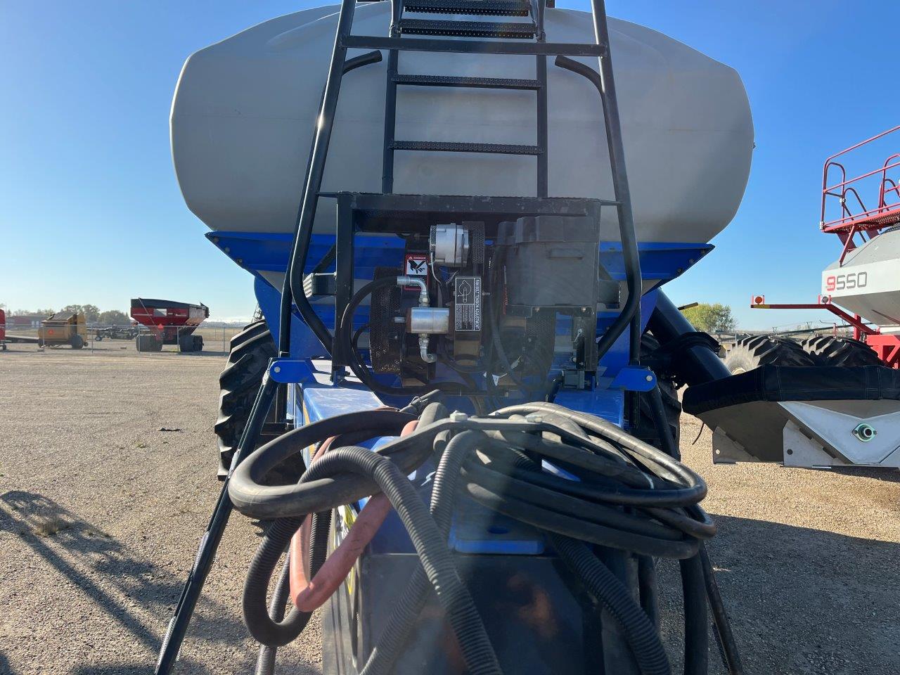 2015 New Holland P1060 Air Tank/Cart