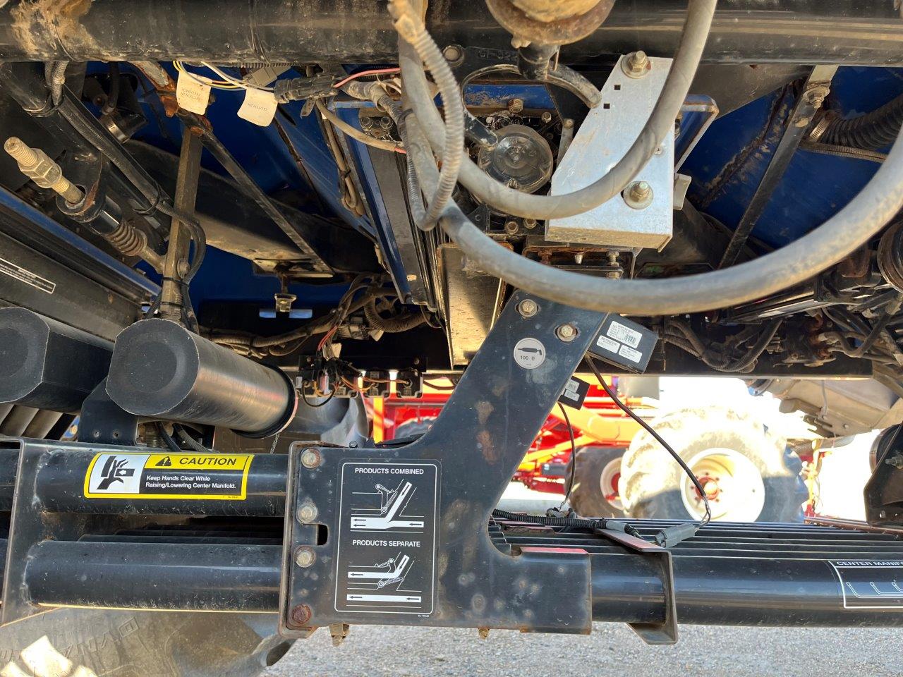 2015 New Holland P1060 Air Tank/Cart