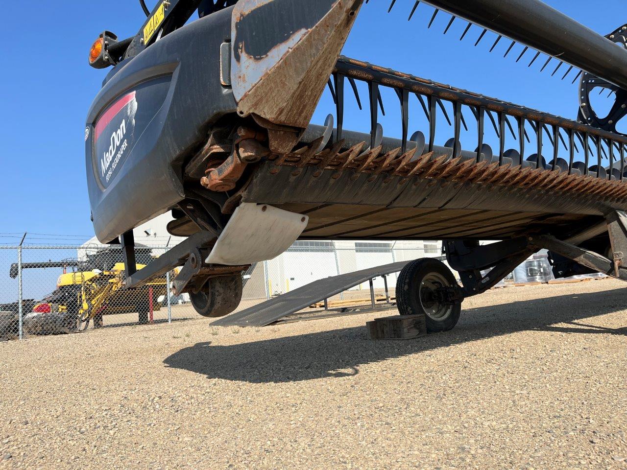 2016 MacDon FD75-40 DK CNH-6 Header Draper Flex