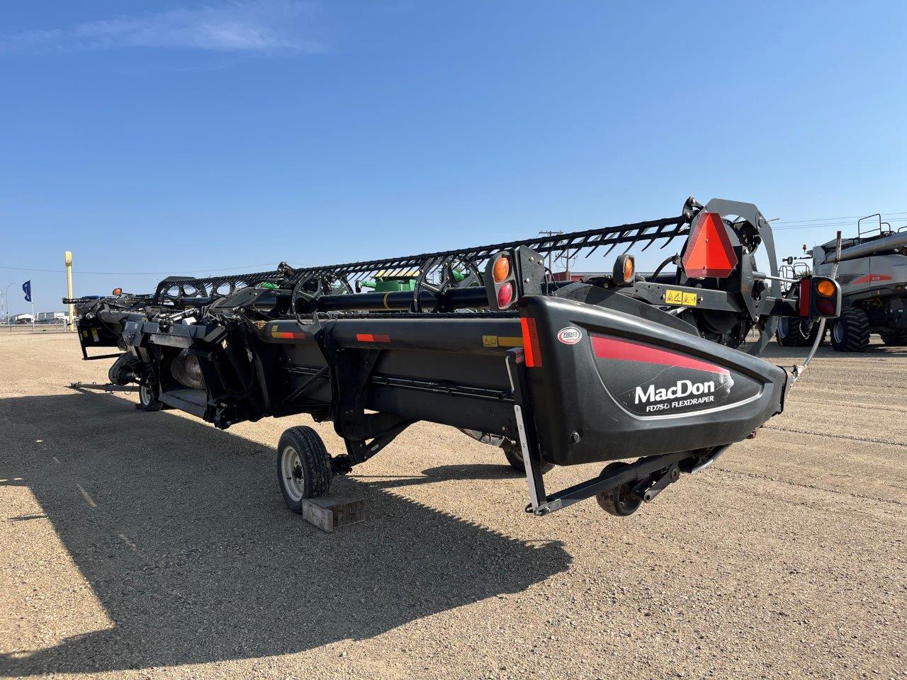 2016 MacDon FD75-40 DK CNH-6 Header Draper Flex