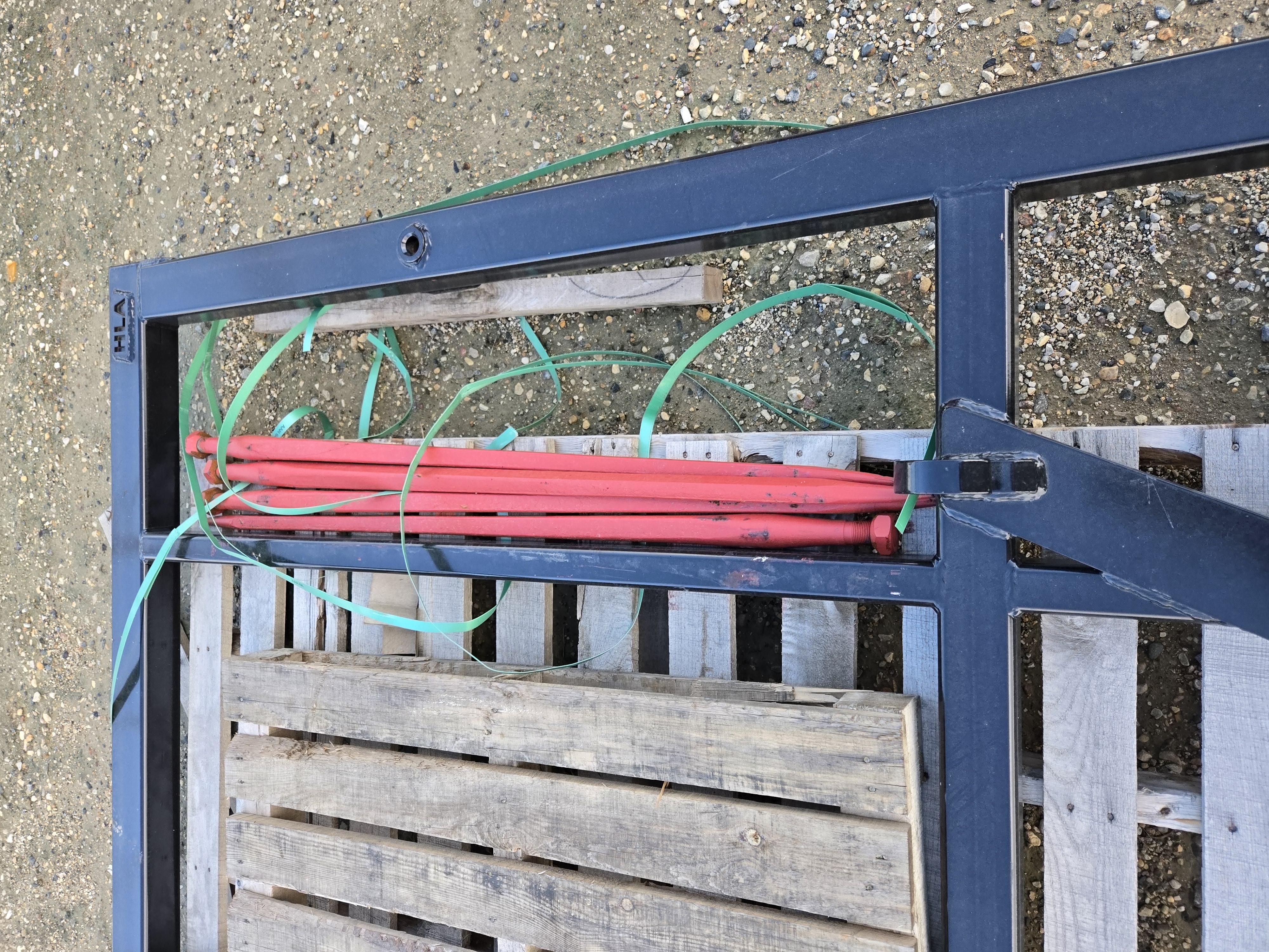 2025 HLA FE78049 Bale Spear