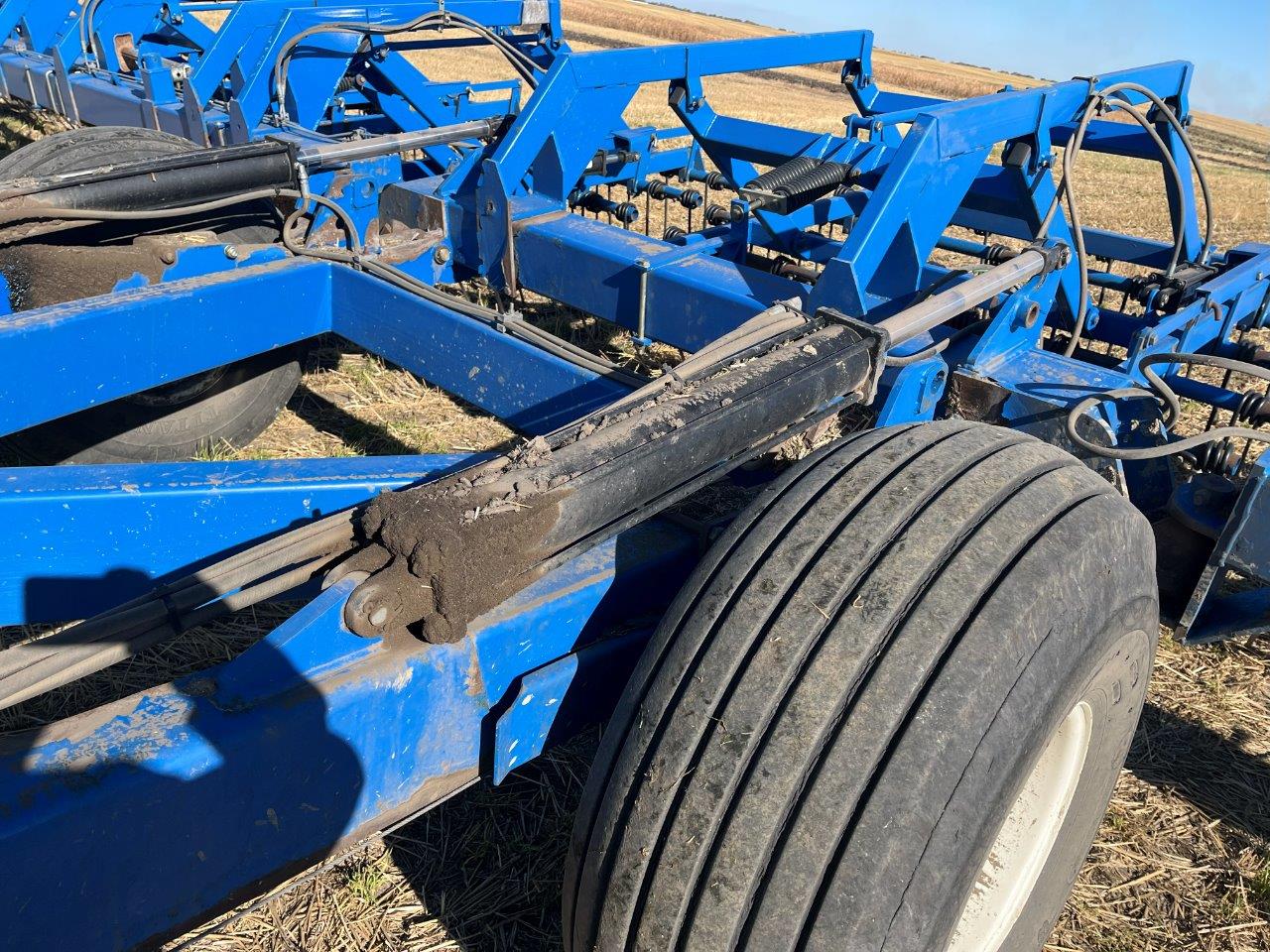 2013 Brandt Contour Commander 8200 - 82' Harrow Heavy