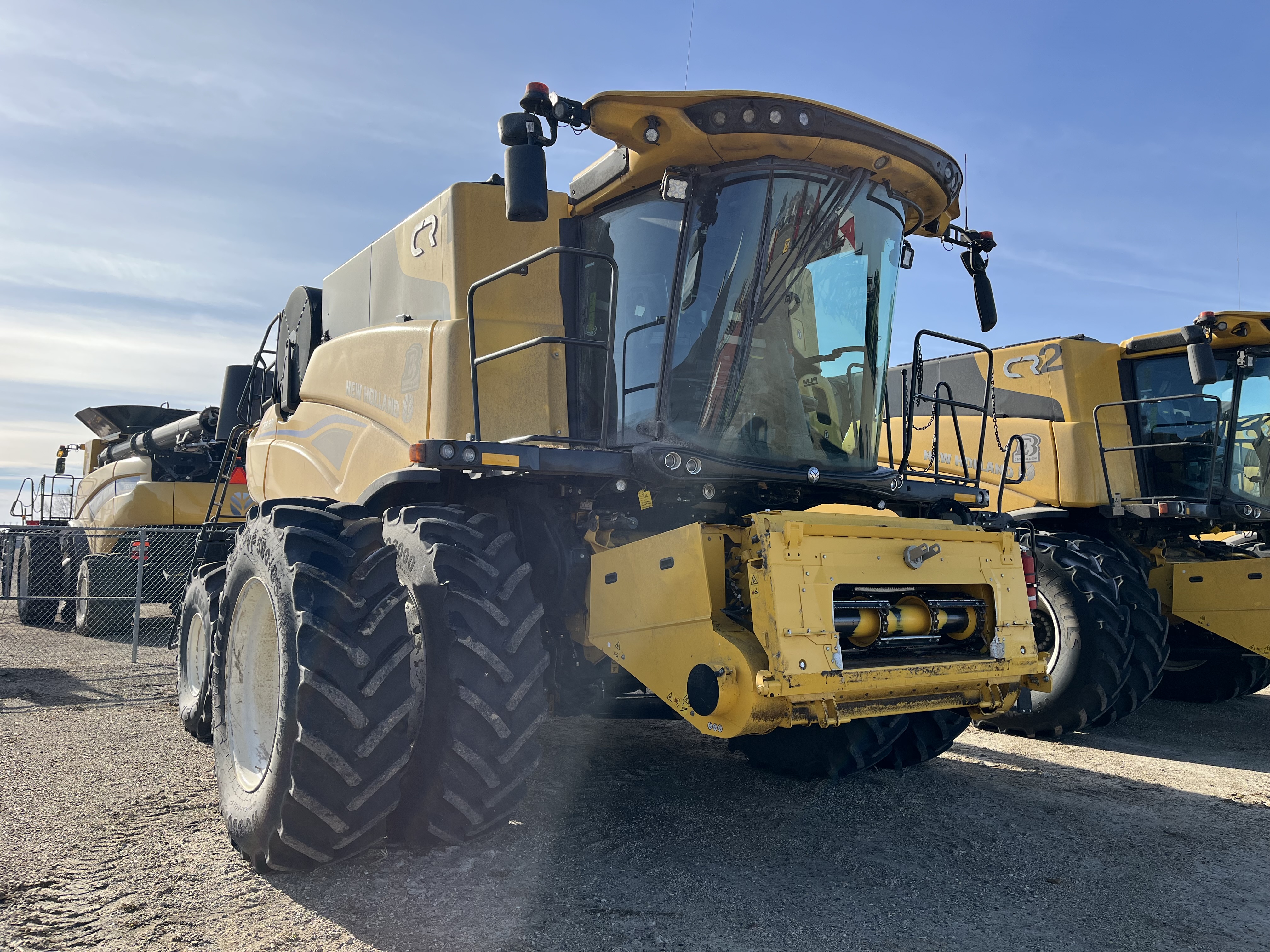 2025 New Holland CR8.90 Combine