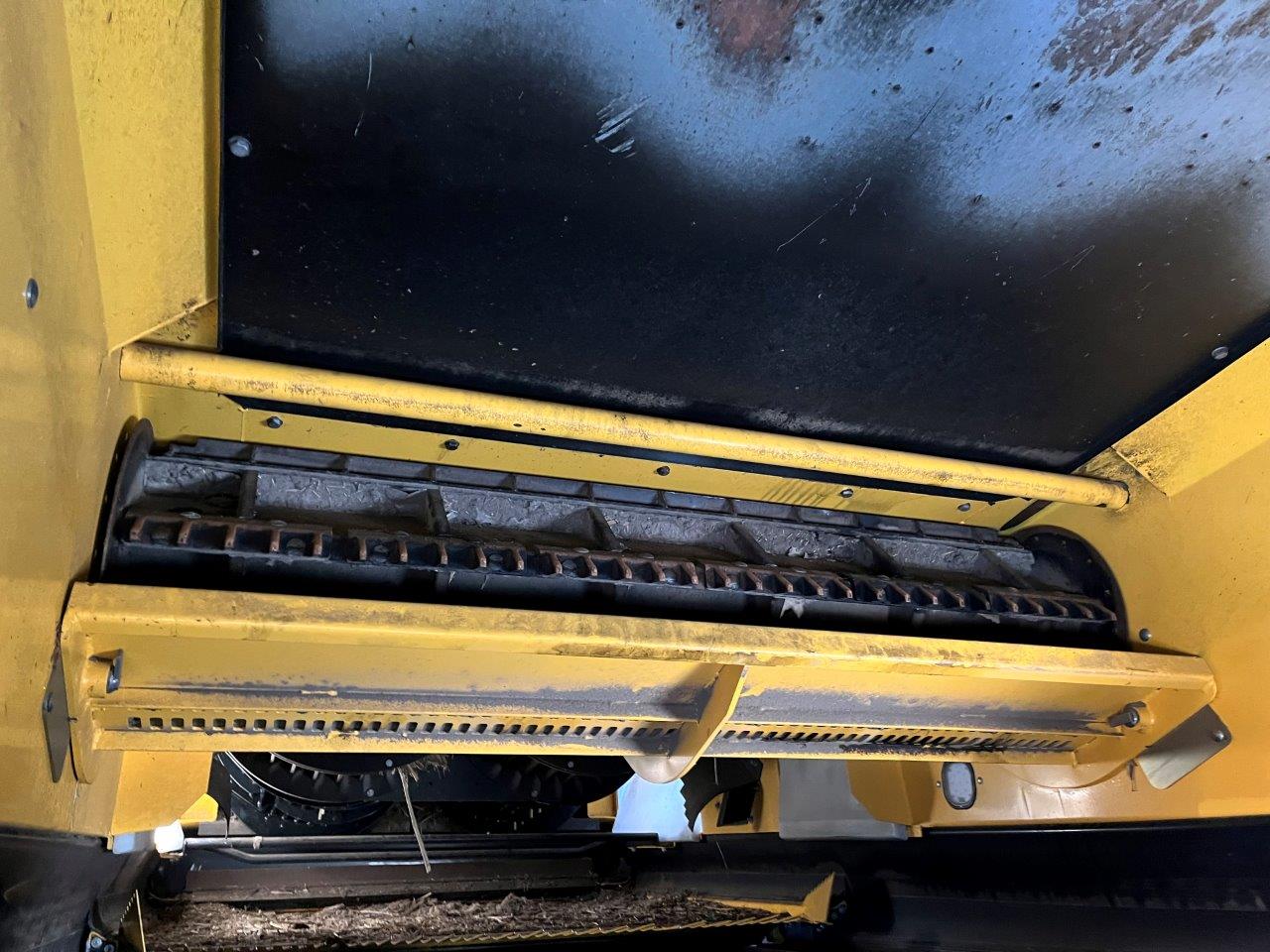 2025 New Holland CR8.90 Combine