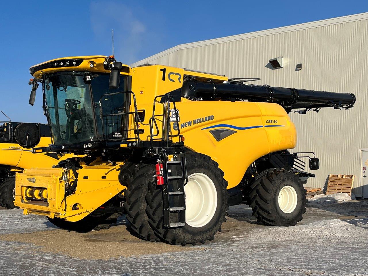 2025 New Holland CR8.90 Combine