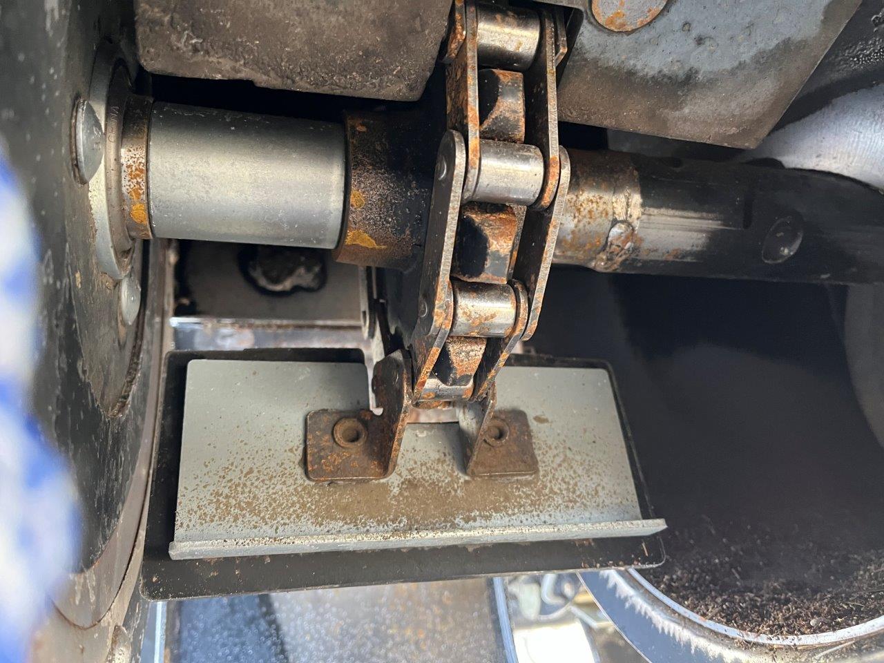 2025 New Holland CR8.90 Combine