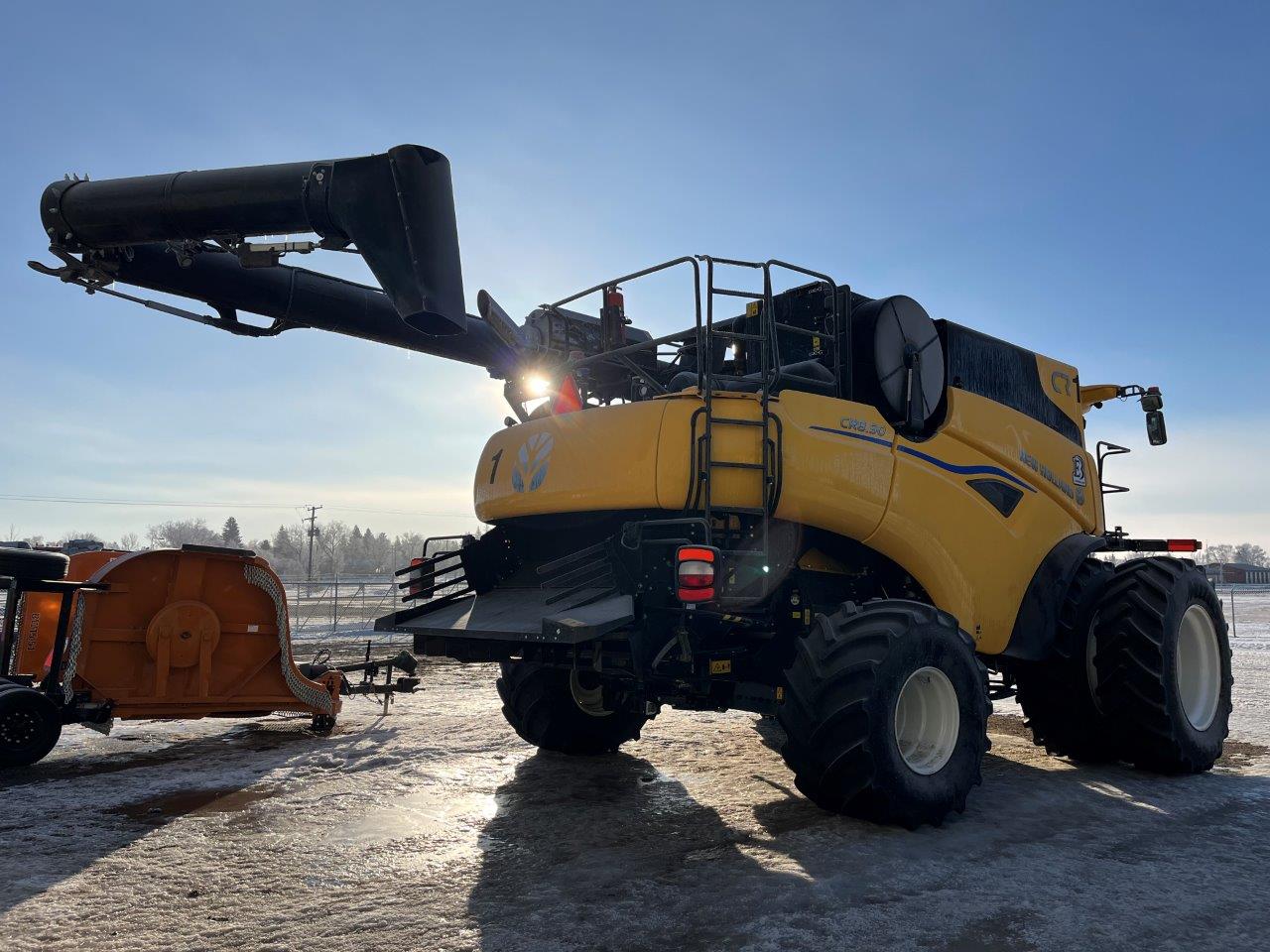 2025 New Holland CR8.90 Combine
