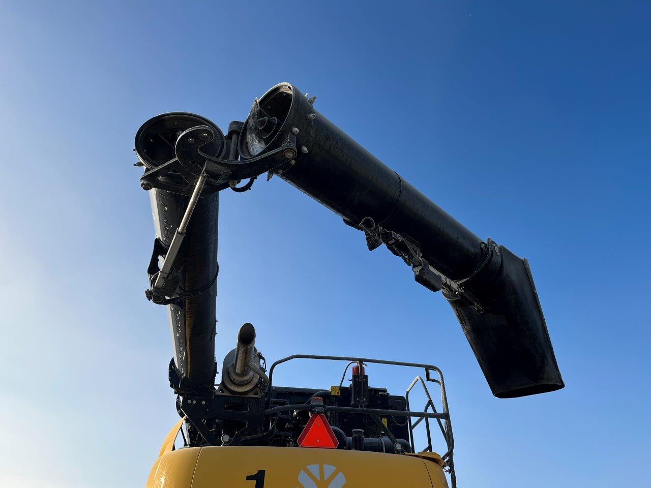 2025 New Holland CR8.90 Combine