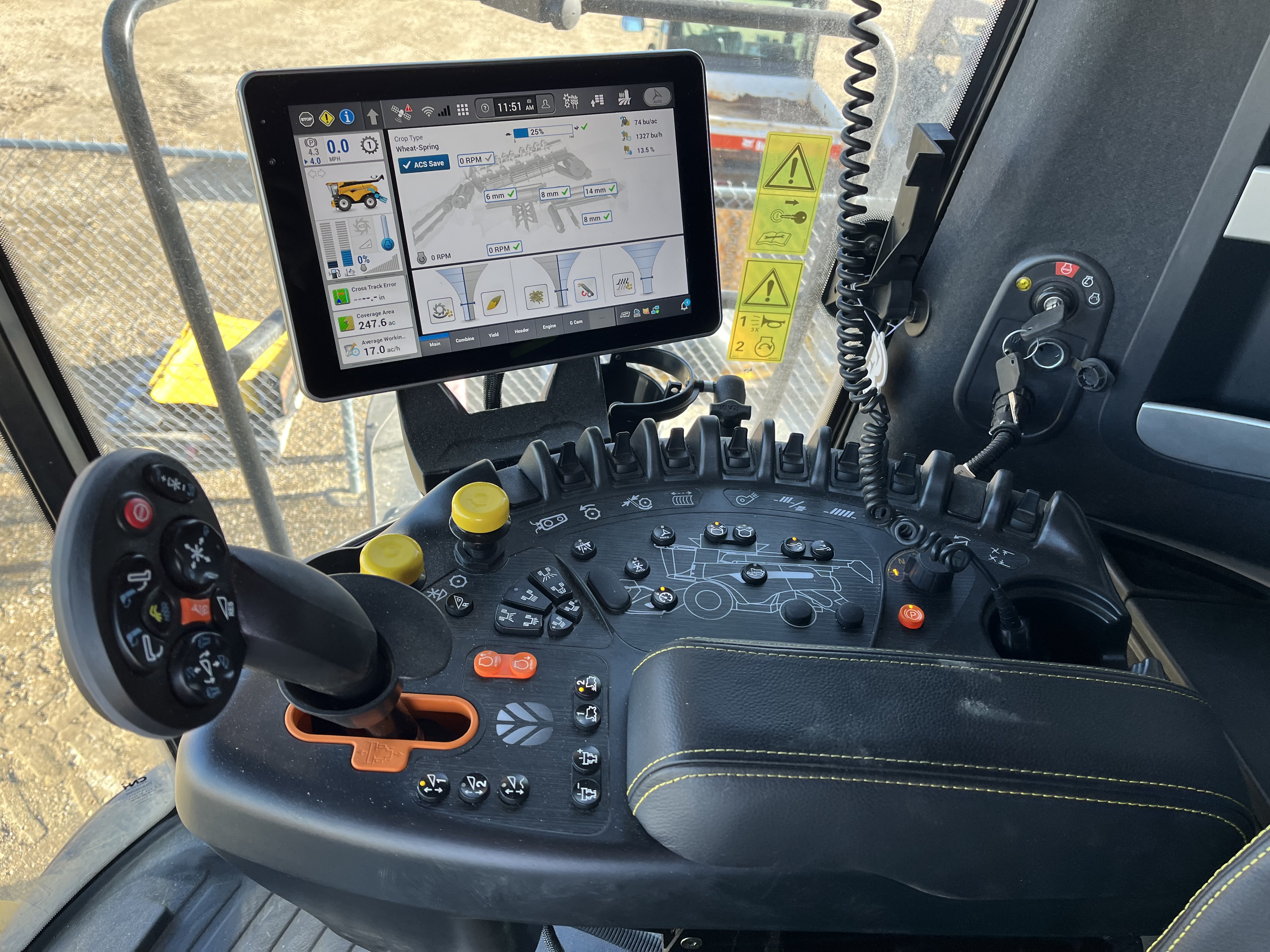 2025 New Holland CR8.90 Combine