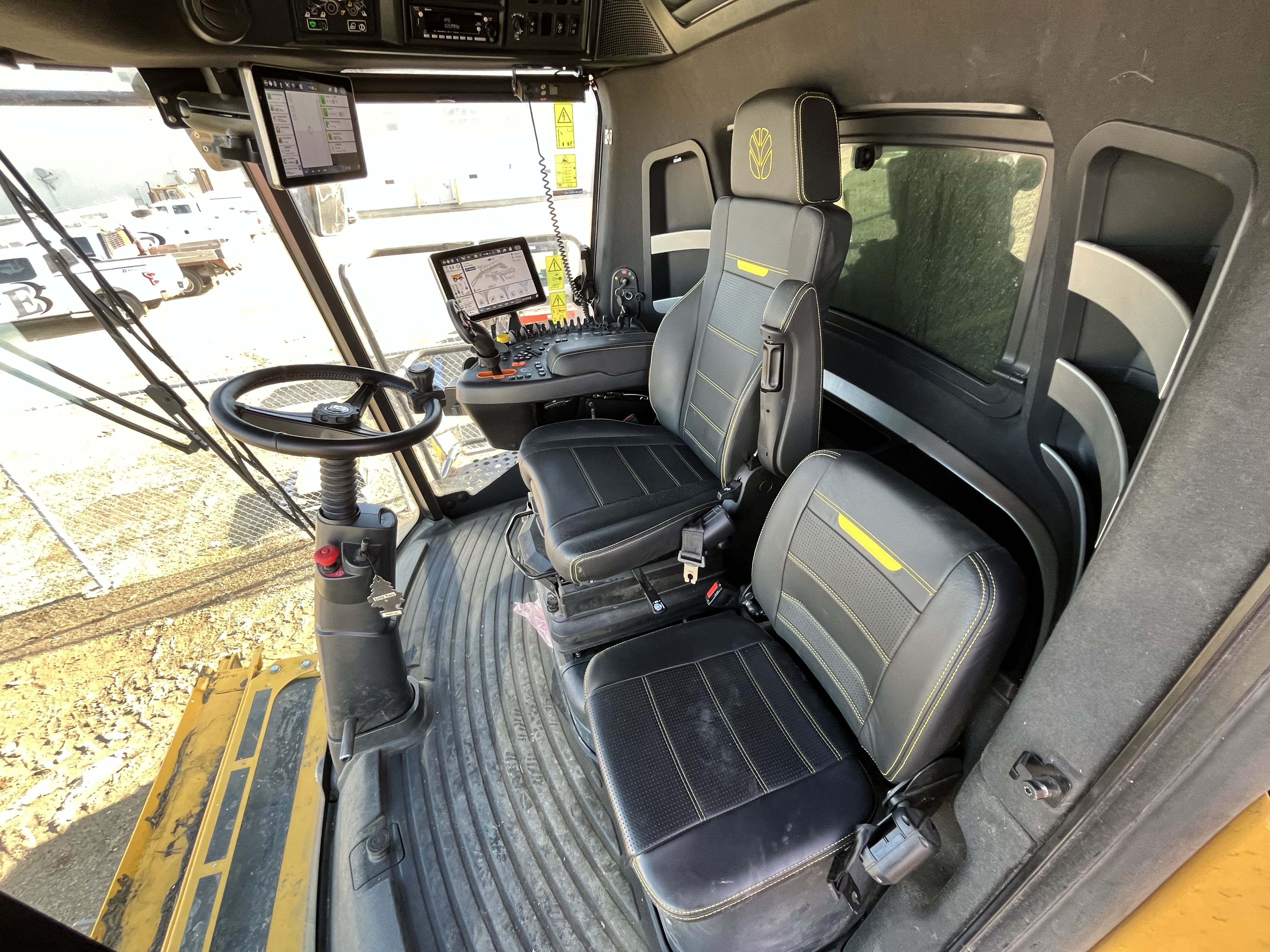 2025 New Holland CR8.90 Combine